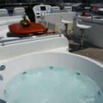 WM VIP Yacht Vermietung jacuzzi-aussen