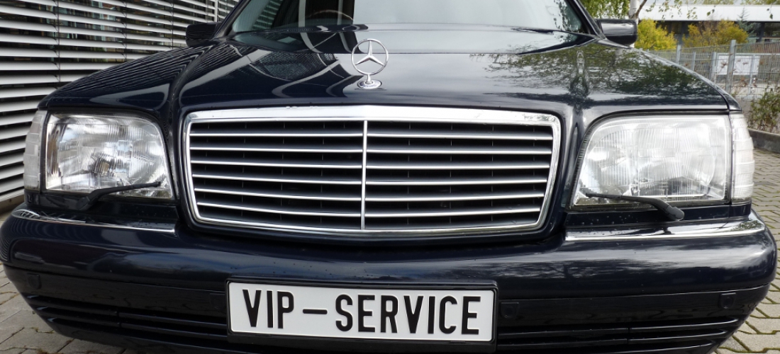 Mercedes Pullman Baureihe 140 – Farbe dunkelblau