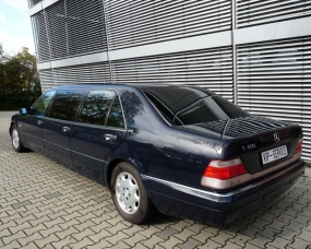 Mercedes Pullman Baureihe 140 – Farbe dunkelblau