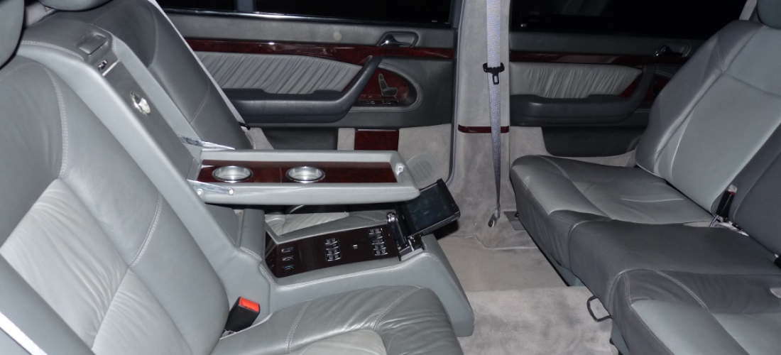 Mercedes Pullman Baureihe 140 – Farbe dunkelblau
