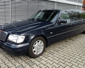 Mercedes Pullman Baureihe 140 – Farbe dunkelblau